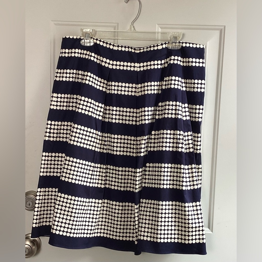 Talbots Navy and white pleated and dotted skirt, lined, side  zipper 14P